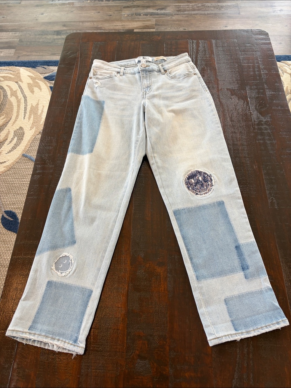 Logo by Lori Goldstein Smiley World Boyfriend Jeans Size 0P Light Wash
